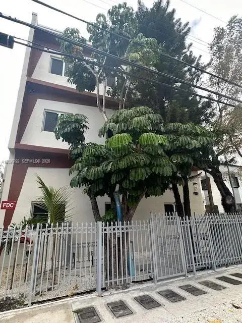 320 SW 13th Ave # 302, Miami FL 33135