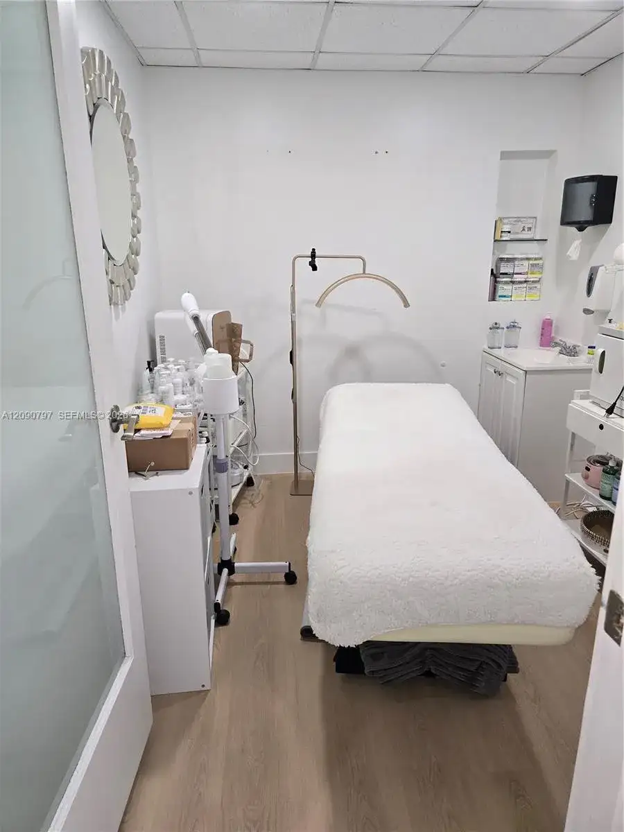 7245 SW 57 CT, South Miami FL 33143 photo 4