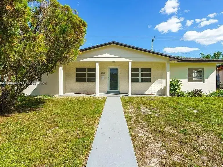 21241 NE 2nd Ave, Miami FL 33179