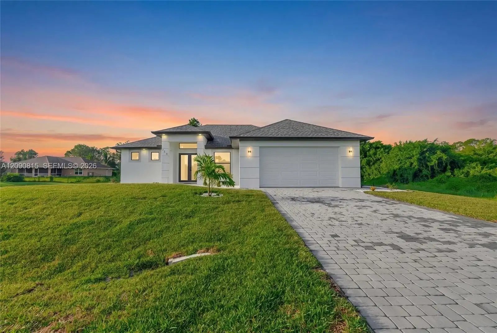 736 E Chambers St, Lehigh Acres FL 33974 photo 2