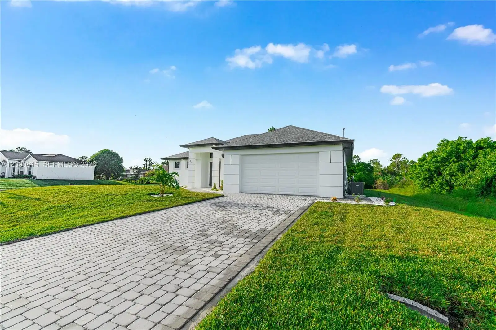 736 E Chambers St, Lehigh Acres FL 33974 photo 3