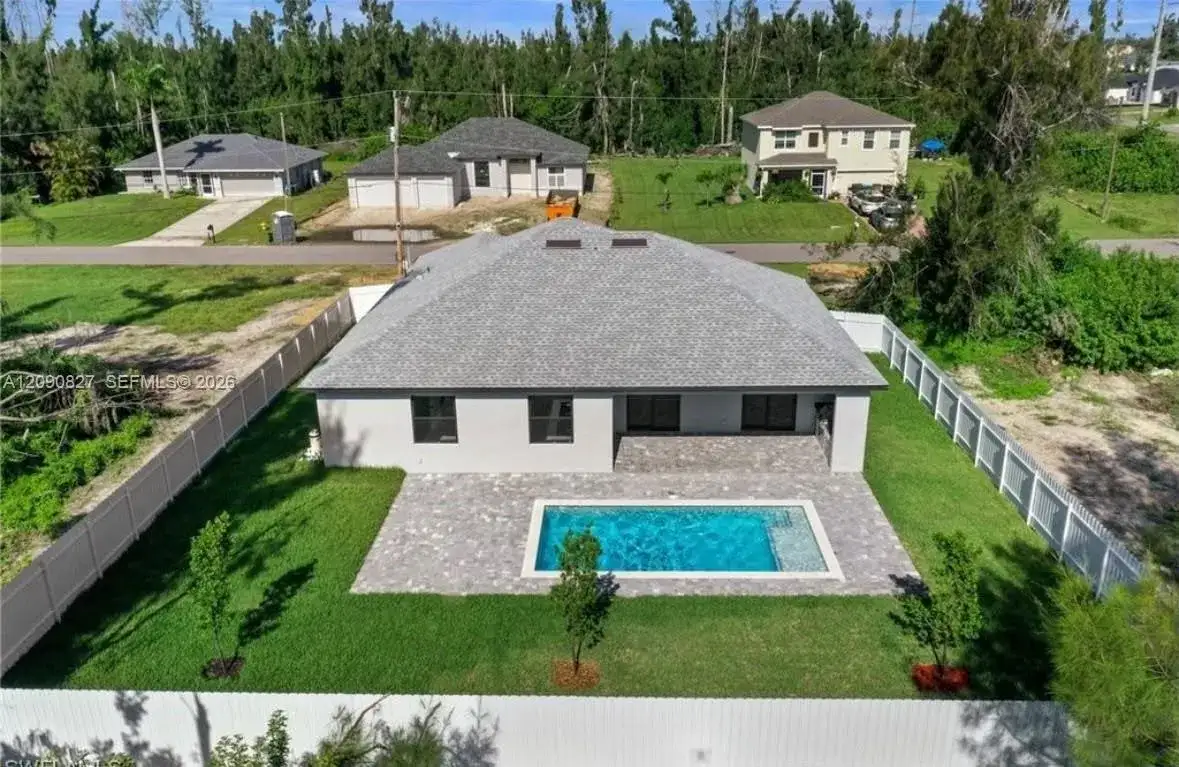 411 SW 19 ave, Cape Coral FL 33991 photo 2