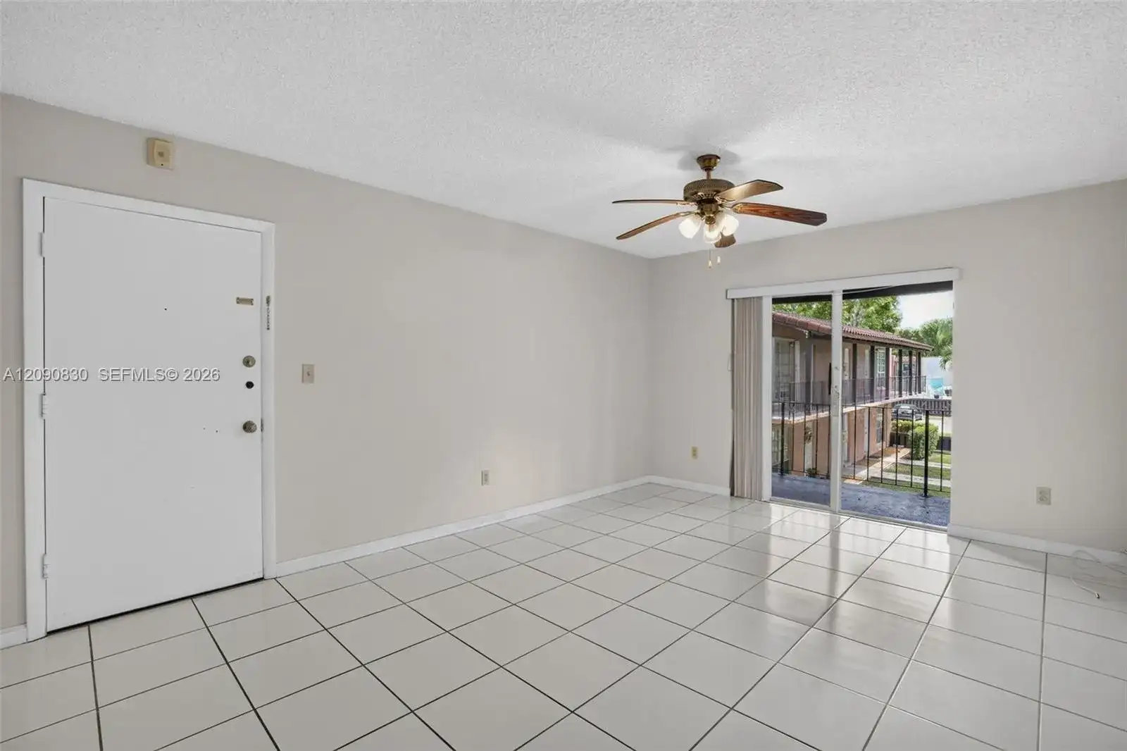 10786 N Kendall Dr # D14, Miami FL 33176 photo 2