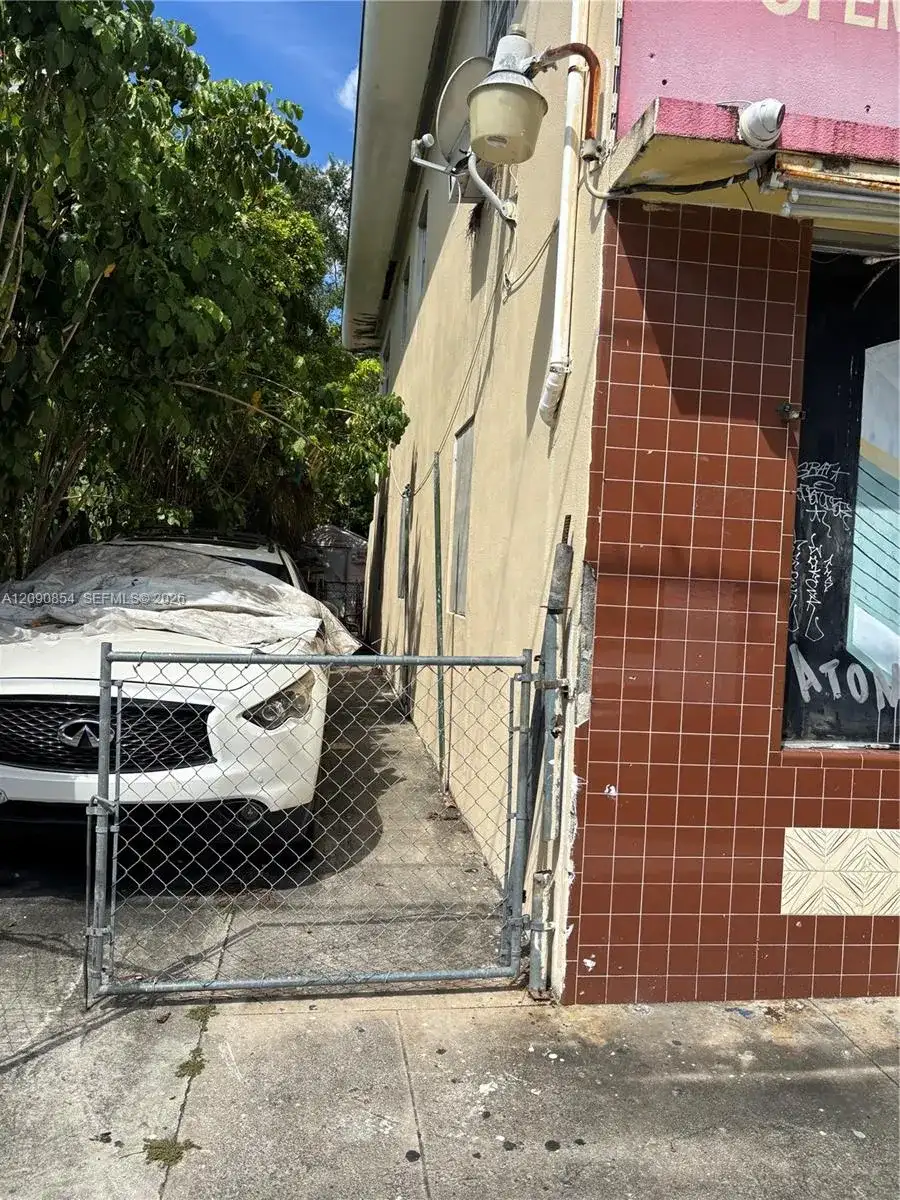 7710 NW 2nd Ave, Miami FL 33150 photo 2