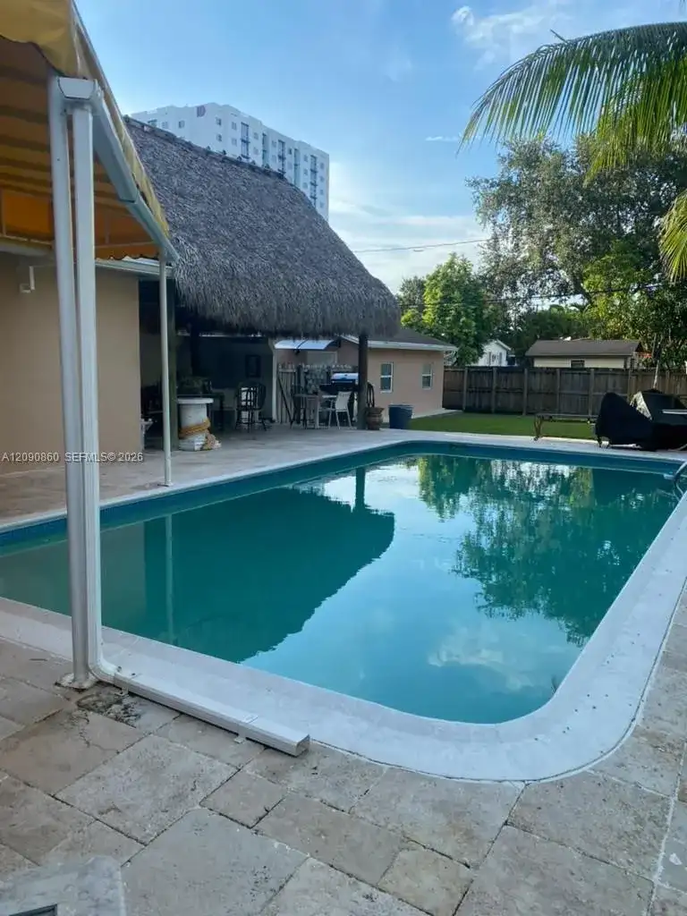 10665 SW 6 St, Miami FL 33174 photo 2