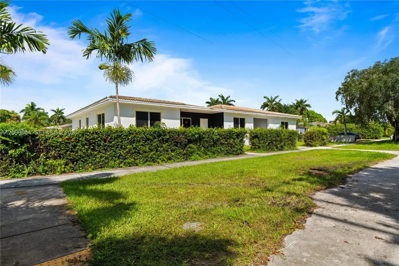 580 Lee Dr, Miami Springs FL 33166 photo 3