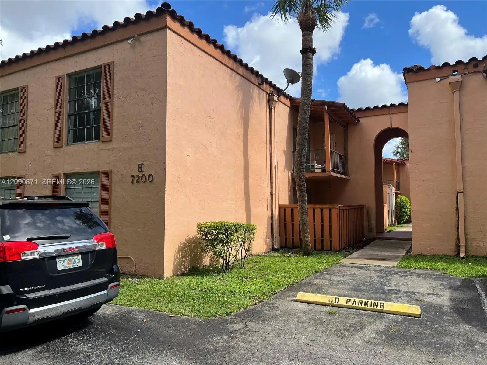 7200 Fairway Dr # H5, Miami Lakes FL 33014
