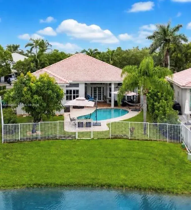 1654 Bunting Ln, Weston FL 33327