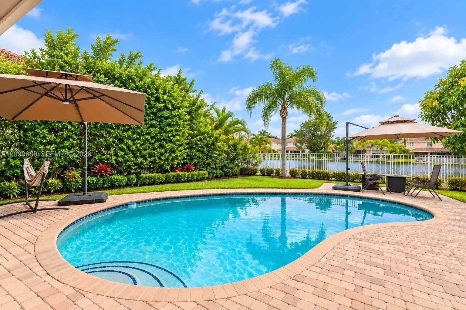 1654 Bunting Ln, Weston FL 33327