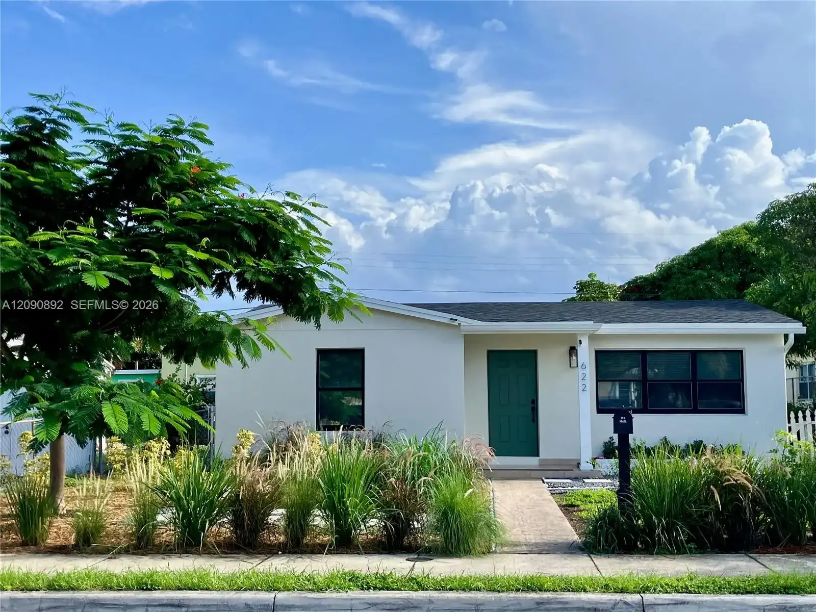 622 Avenida Hermosa, West Palm Beach FL 33405