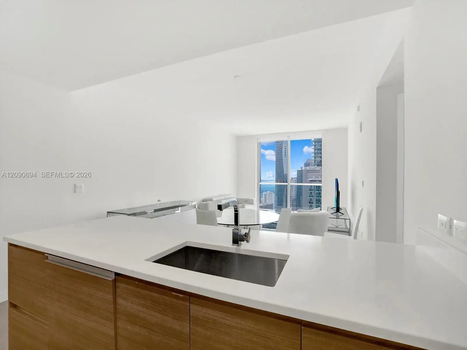 1100 S Miami Ave # 3704, Miami FL 33130 photo 3