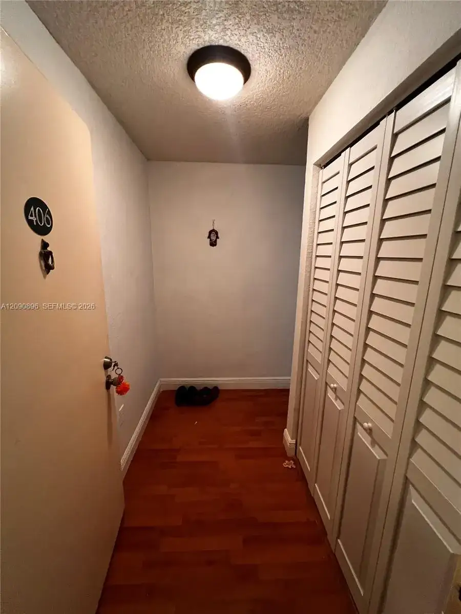210 SW 11th St # 406, Miami FL 33130 photo 2