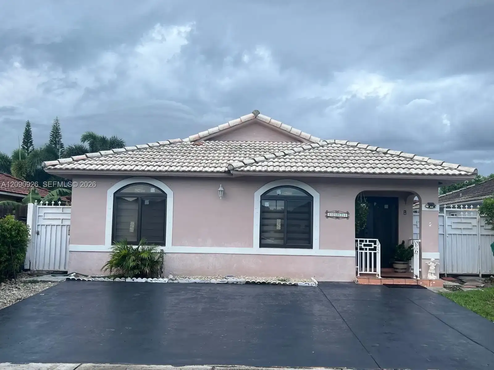10071 NW 127 terrace, Hialeah Gardens FL 33018