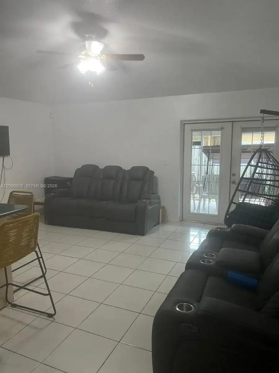 10071 NW 127 terrace, Hialeah Gardens FL 33018 photo 3