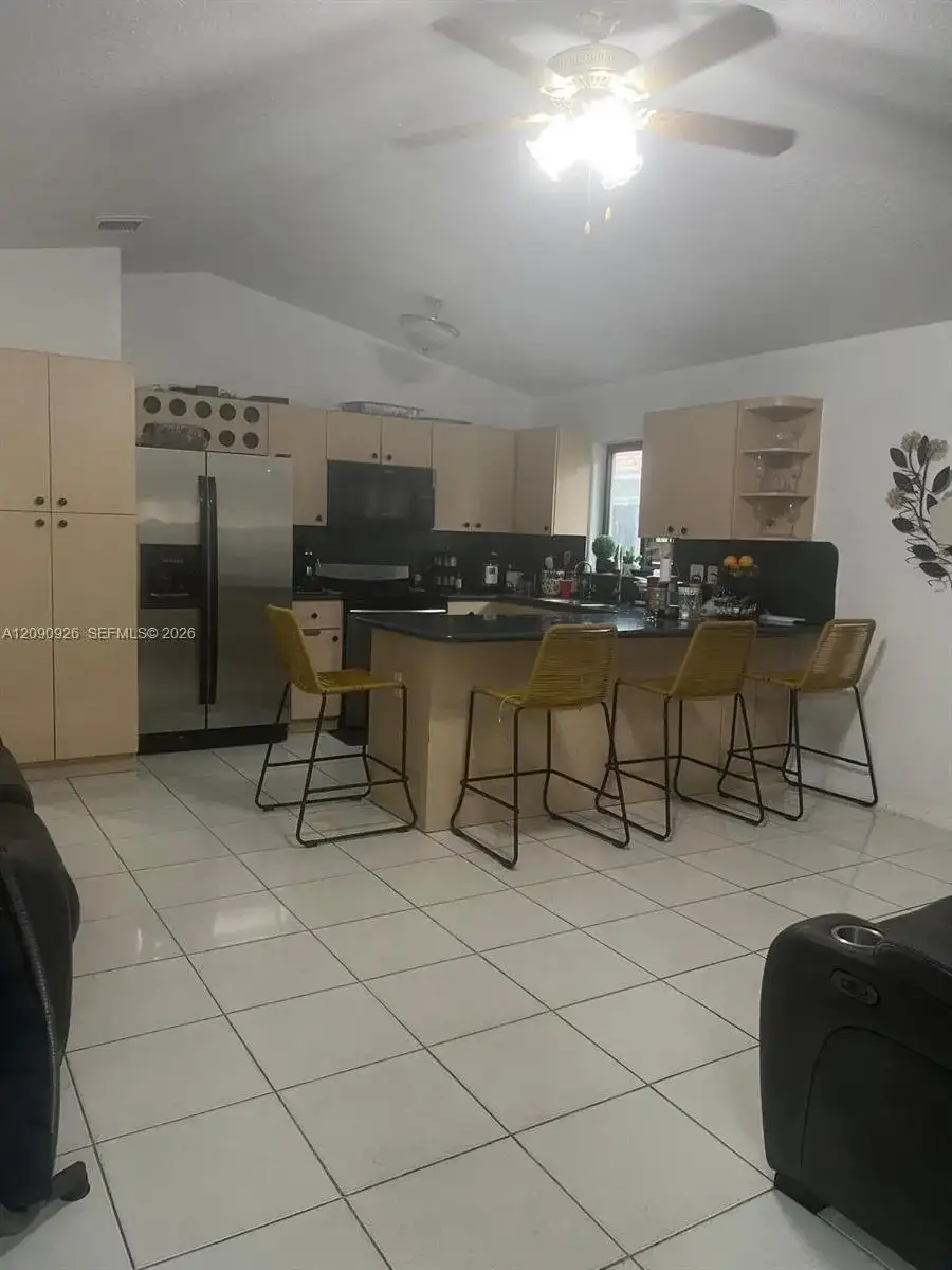 10071 NW 127 terrace, Hialeah Gardens FL 33018 photo 4