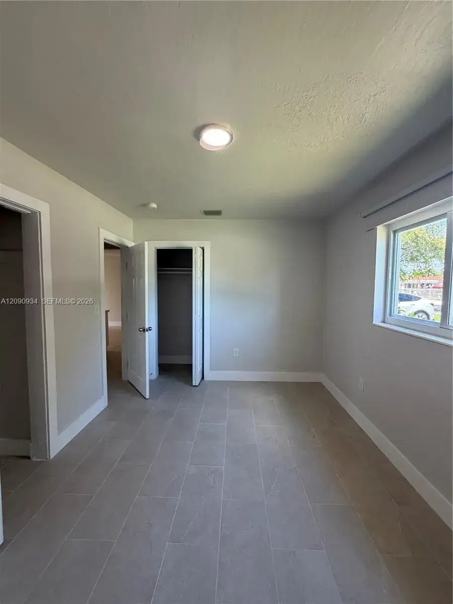 9940 SW 212th St, Cutler Bay FL 33189