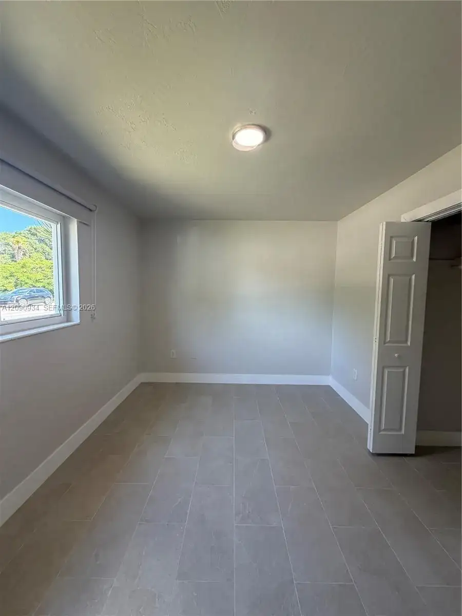 9940 SW 212th St, Cutler Bay FL 33189 photo 2