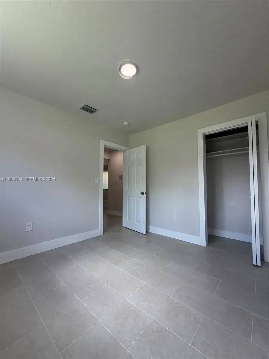 9940 SW 212th St, Cutler Bay FL 33189 photo 4