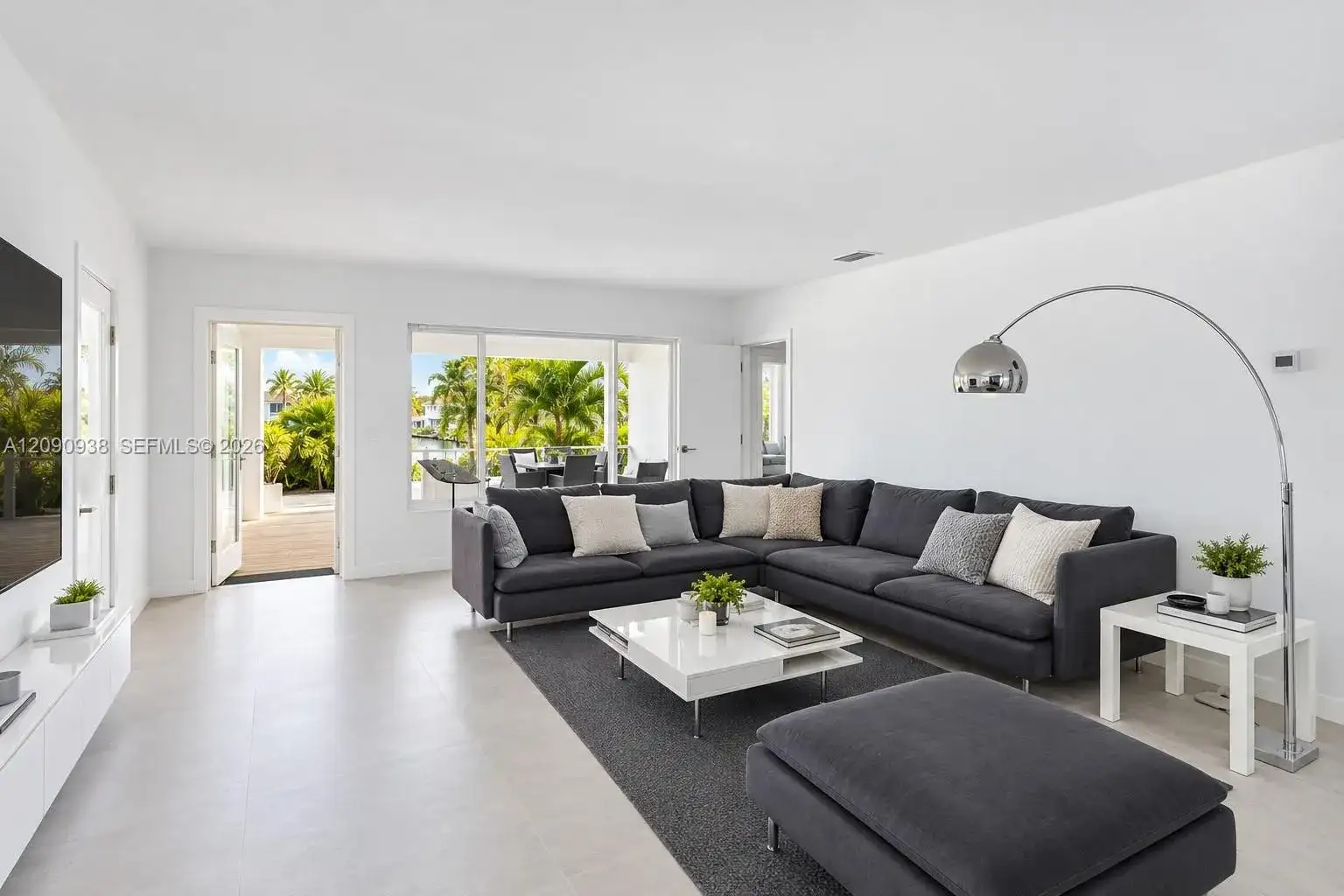 661 86th St, Miami Beach FL 33141 photo 4