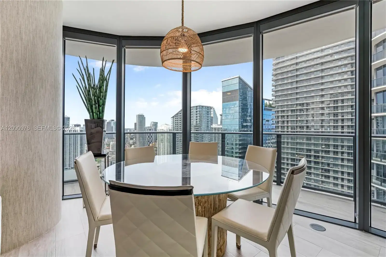 55 SW 9th St # 4001, Miami FL 33130 photo 3