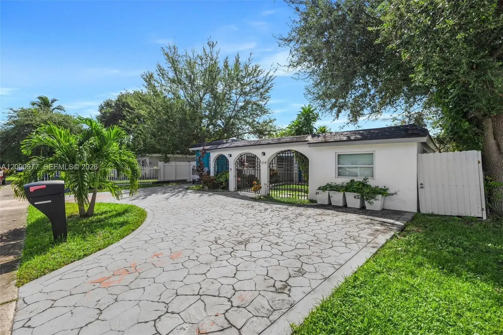 314 NW 106th St, Miami FL 33150 photo 2