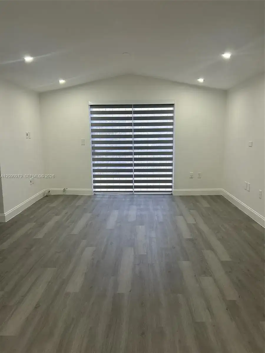 4725 NW 7th St # 3, Miami FL 33126 photo 2