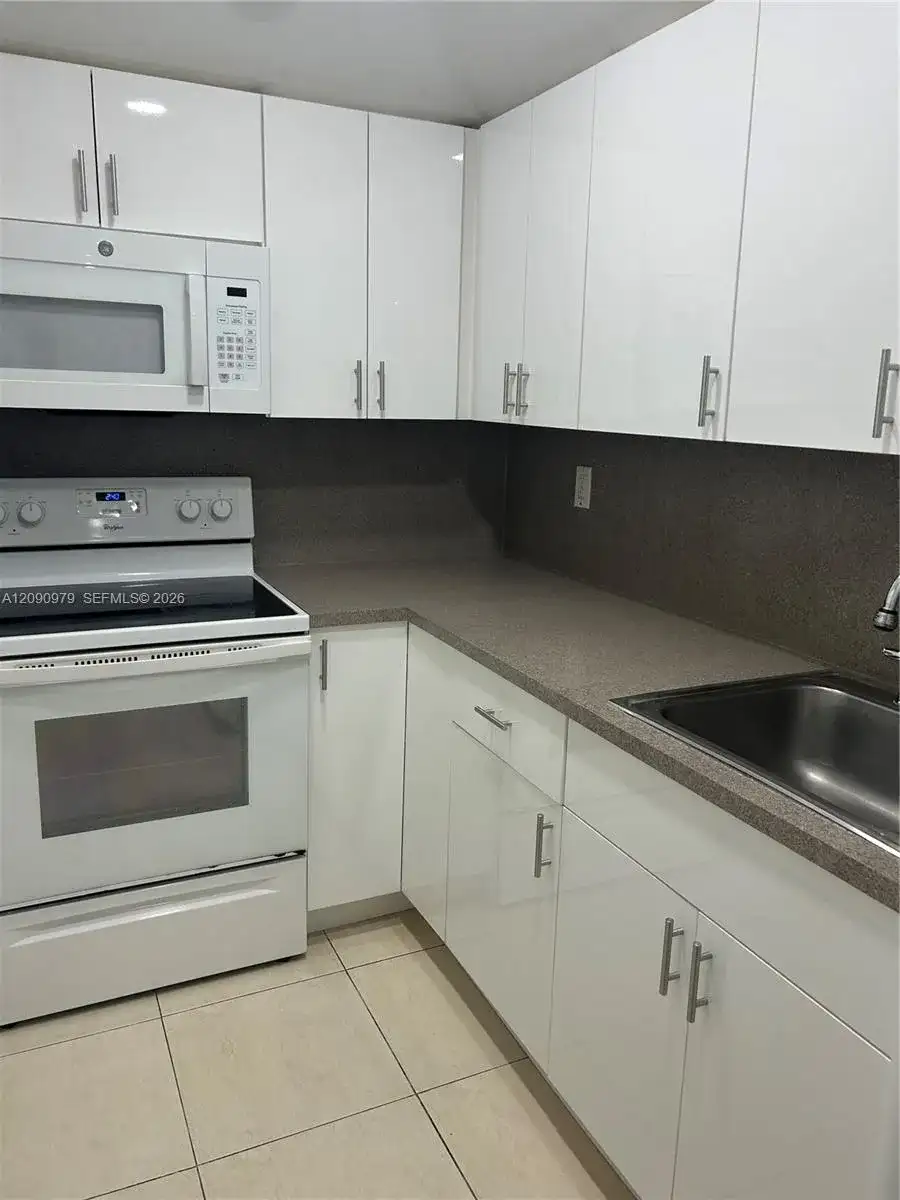 4725 NW 7th St # 3, Miami FL 33126 photo 3