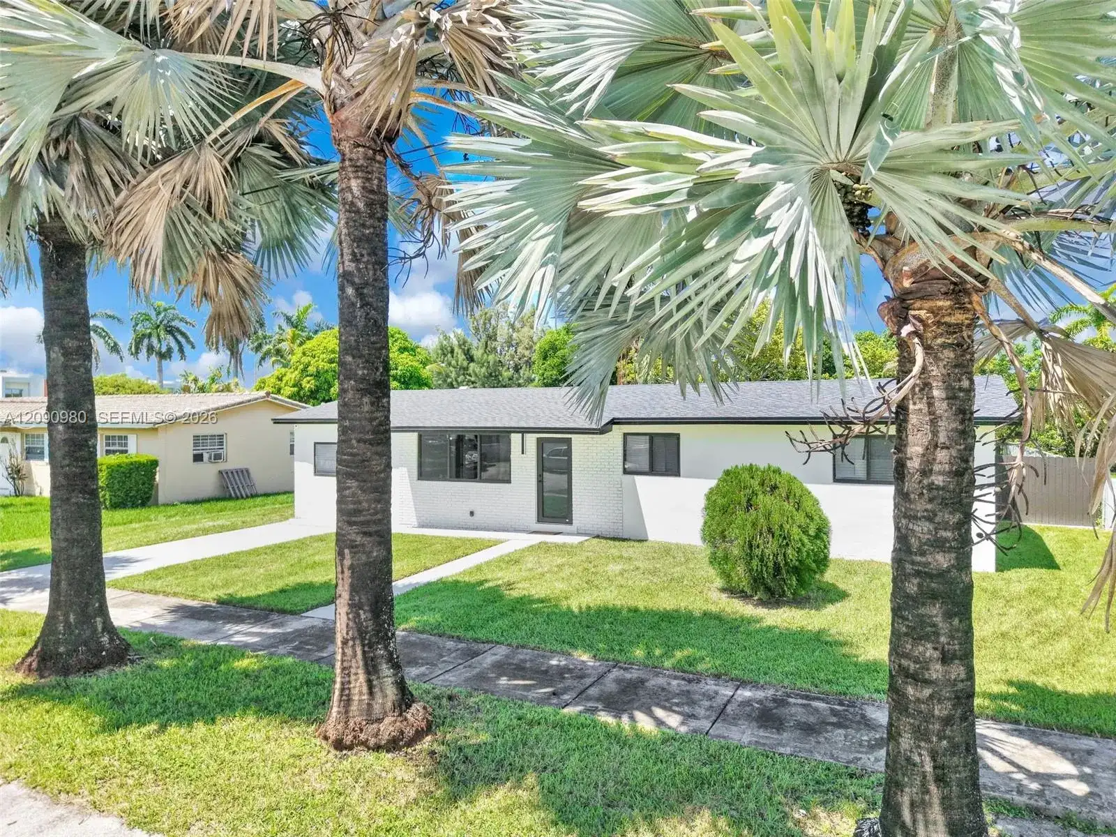 51 NW 161st St, Miami FL 33169 photo 2