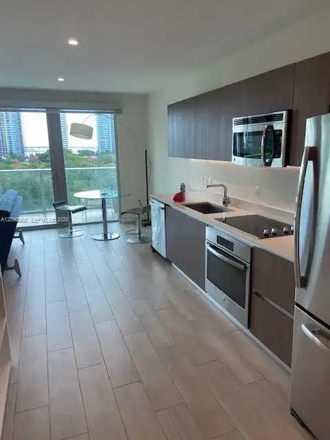 1600 SW 1st Ave # 811, Miami FL 33129 photo 4