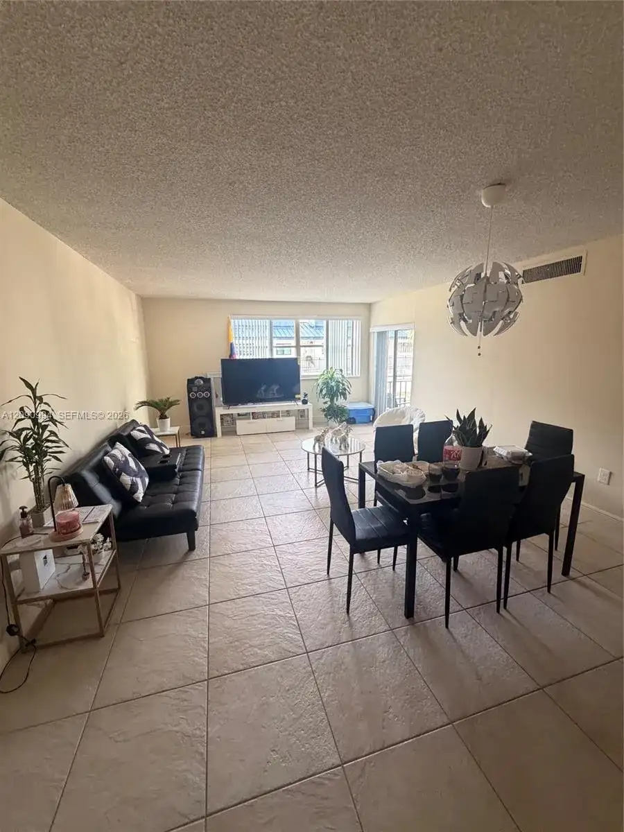 460 W Park Dr # 202, Miami FL 33172 photo 4