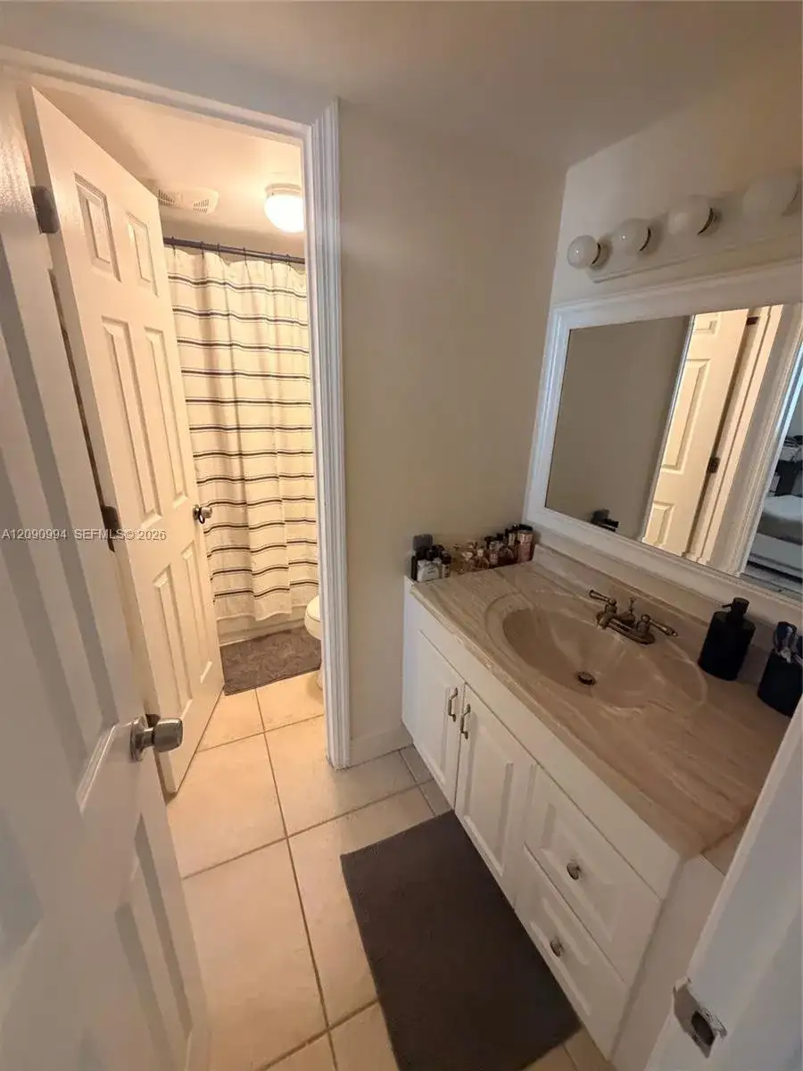 460 W Park Dr # 202, Miami FL 33172 photo 5