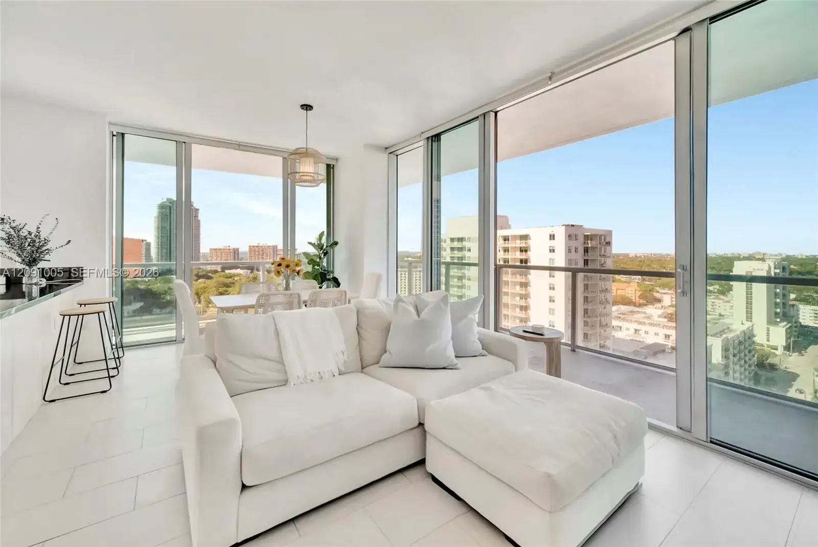 79 SW 12th St, Miami FL 33130 photo 2