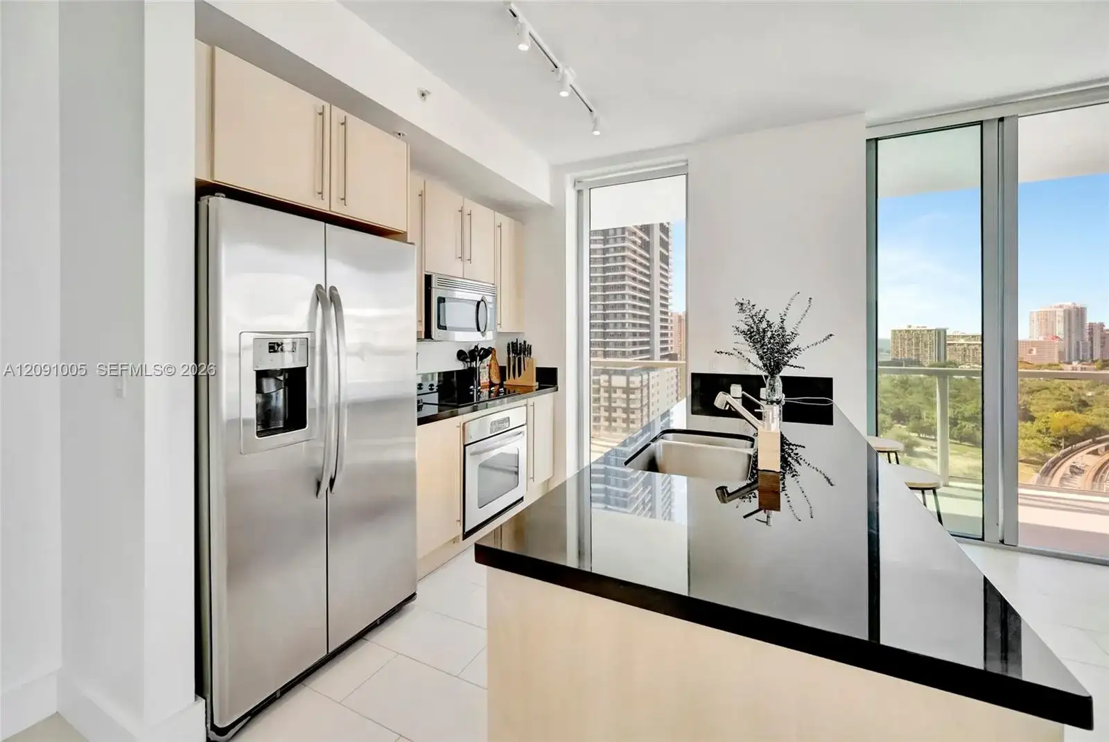 79 SW 12th St, Miami FL 33130 photo 4
