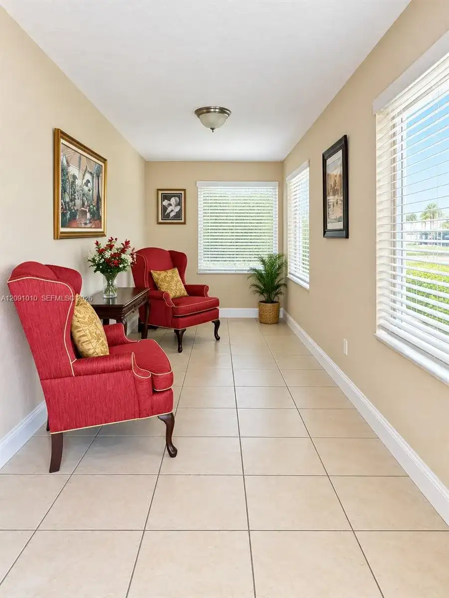 5551 E 4th Ave, Hialeah FL 33013 photo 2