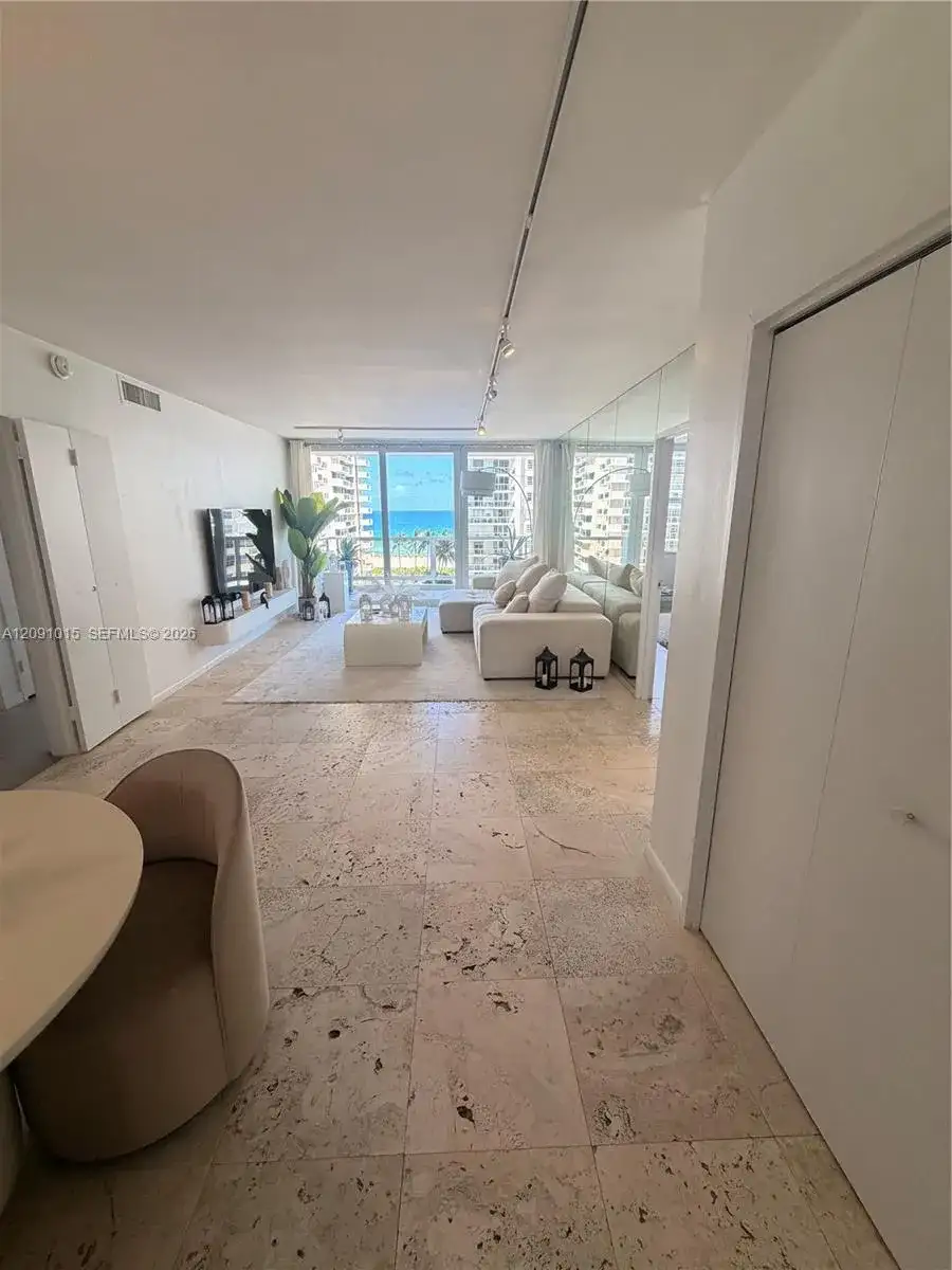 5700 Collins Ave # 9B, Miami Beach FL 33140 photo 2