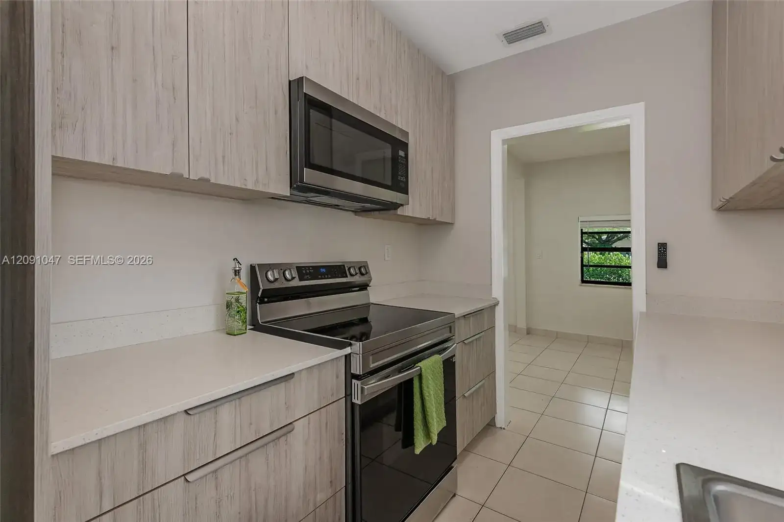 1679 NE 176th St, North Miami Beach FL 33162 photo 3