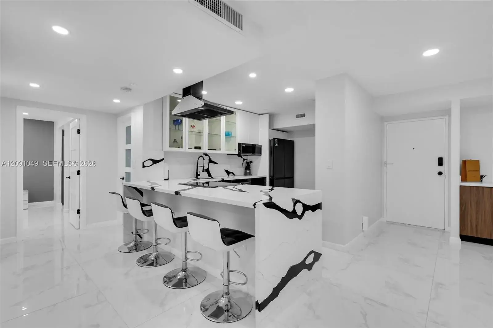 3800 Hillcrest Dr # 203, Hollywood FL 33021