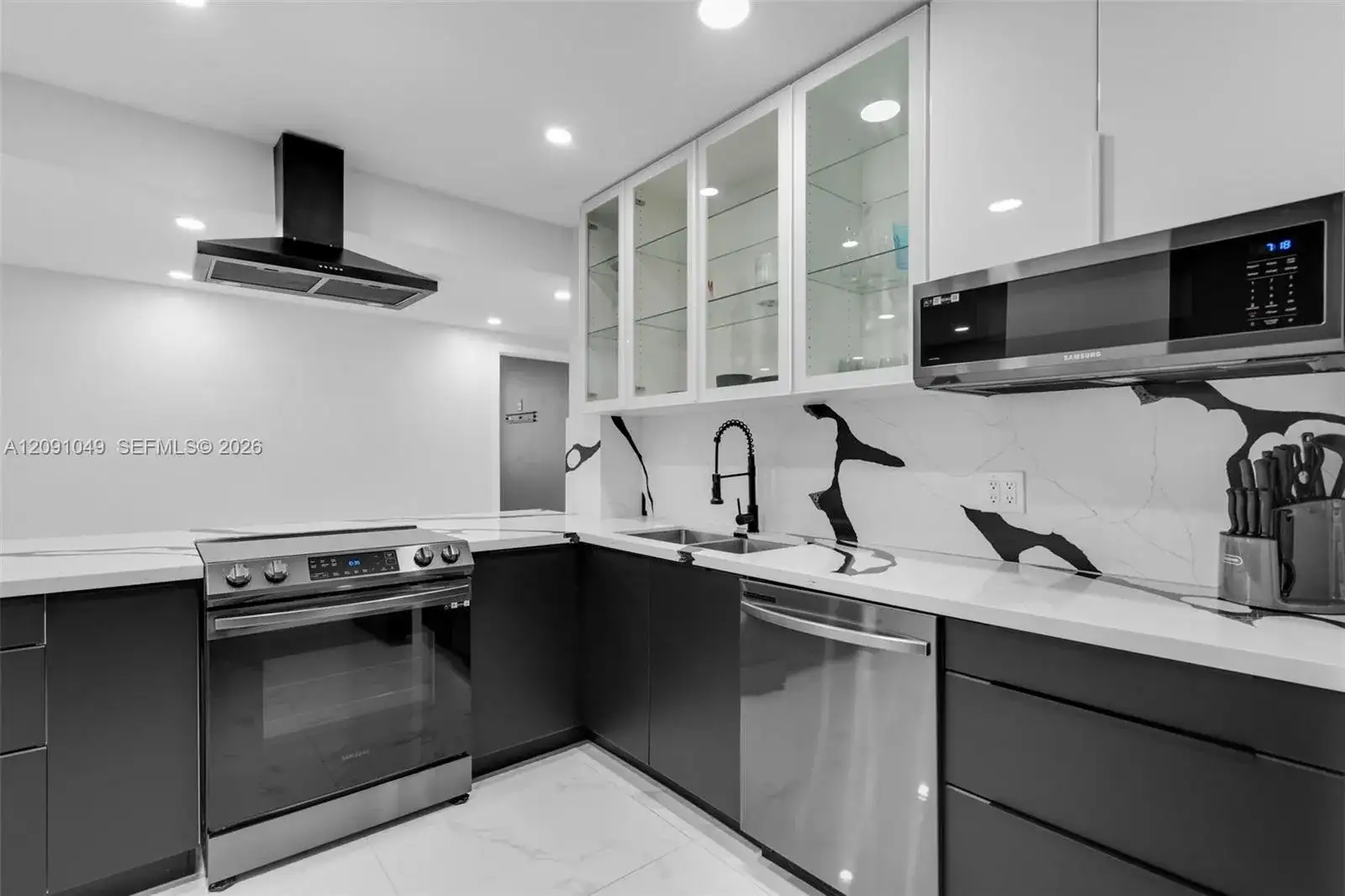 3800 Hillcrest Dr # 203, Hollywood FL 33021 photo 4