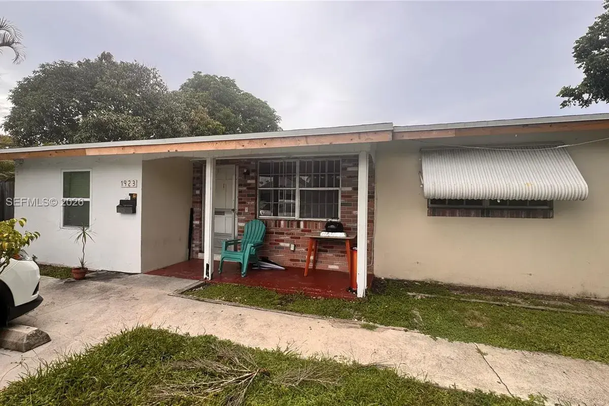 1923 Roosevelt St # 4, Hollywood FL 33020