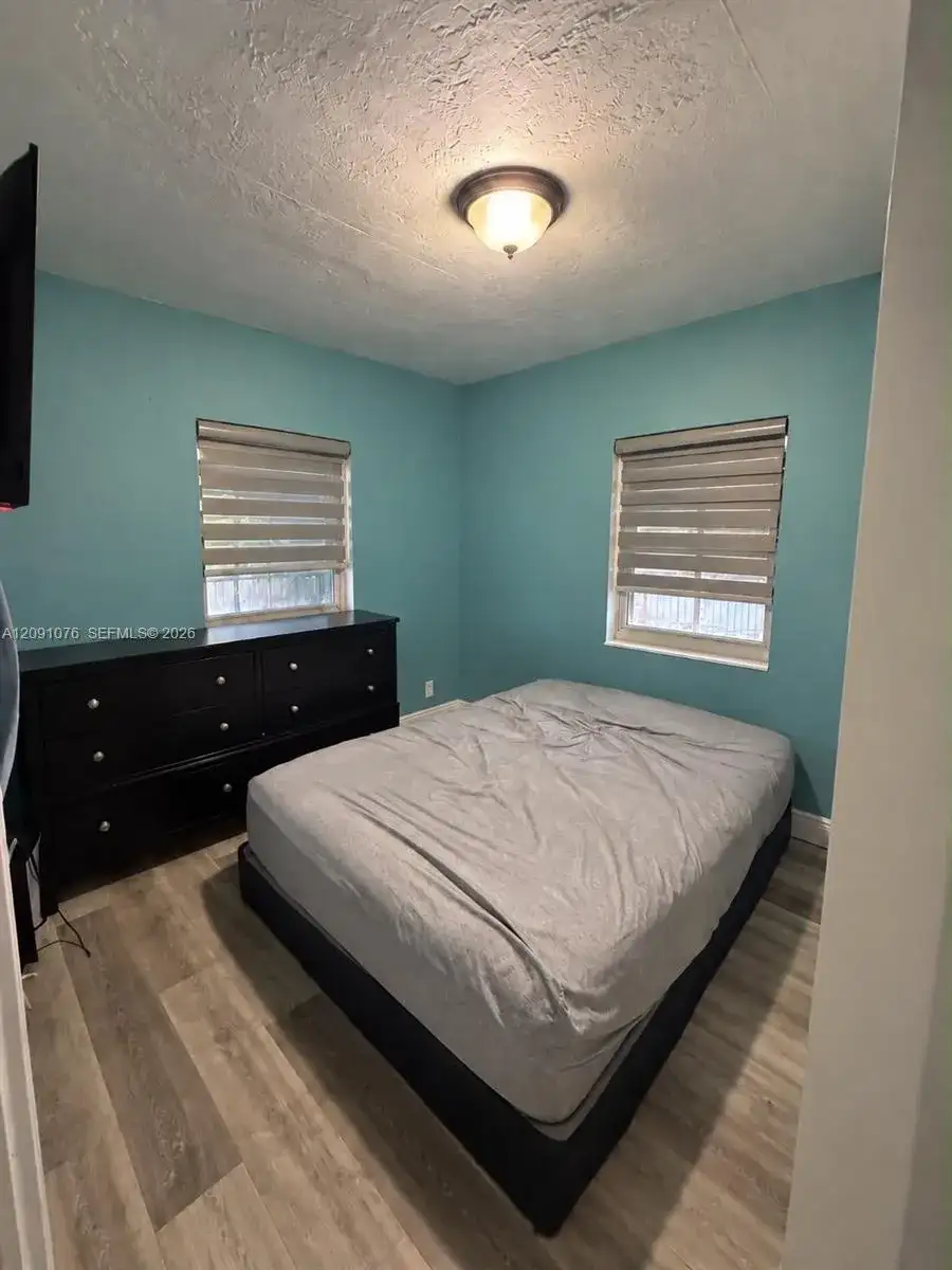 2331 Mckinley St, Hollywood FL 33020 photo 4