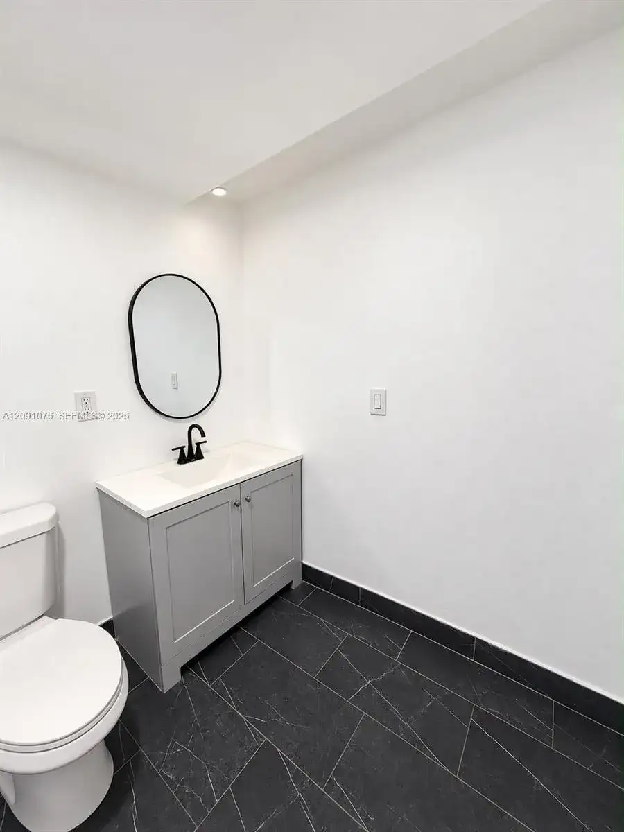 2331 Mckinley St, Hollywood FL 33020 photo 5