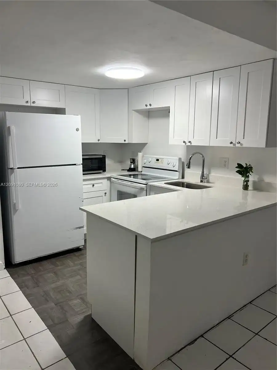 5366 W 26th Ave # 121, Hialeah FL 33016