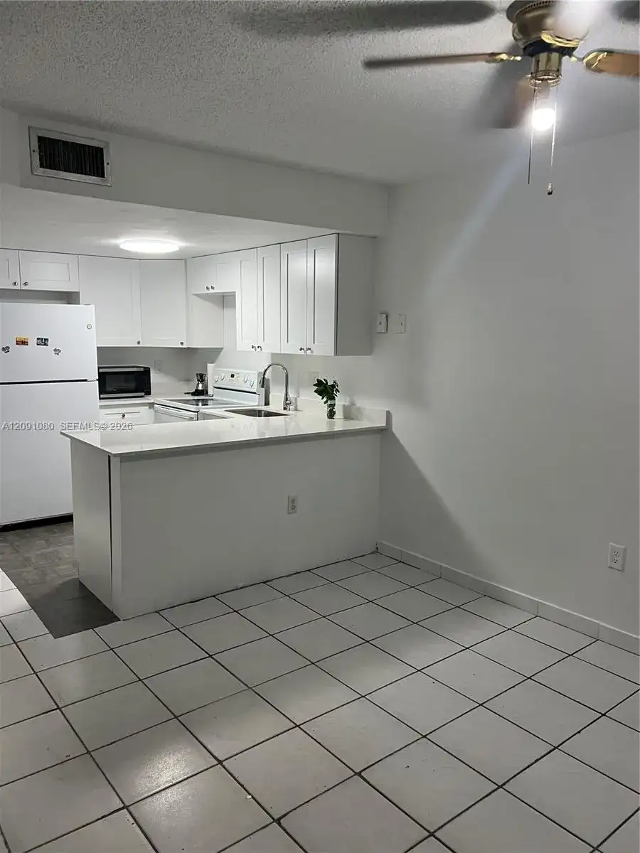 5366 W 26th Ave # 121, Hialeah FL 33016 photo 4
