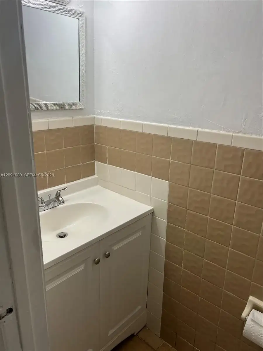 5366 W 26th Ave # 121, Hialeah FL 33016 photo 5