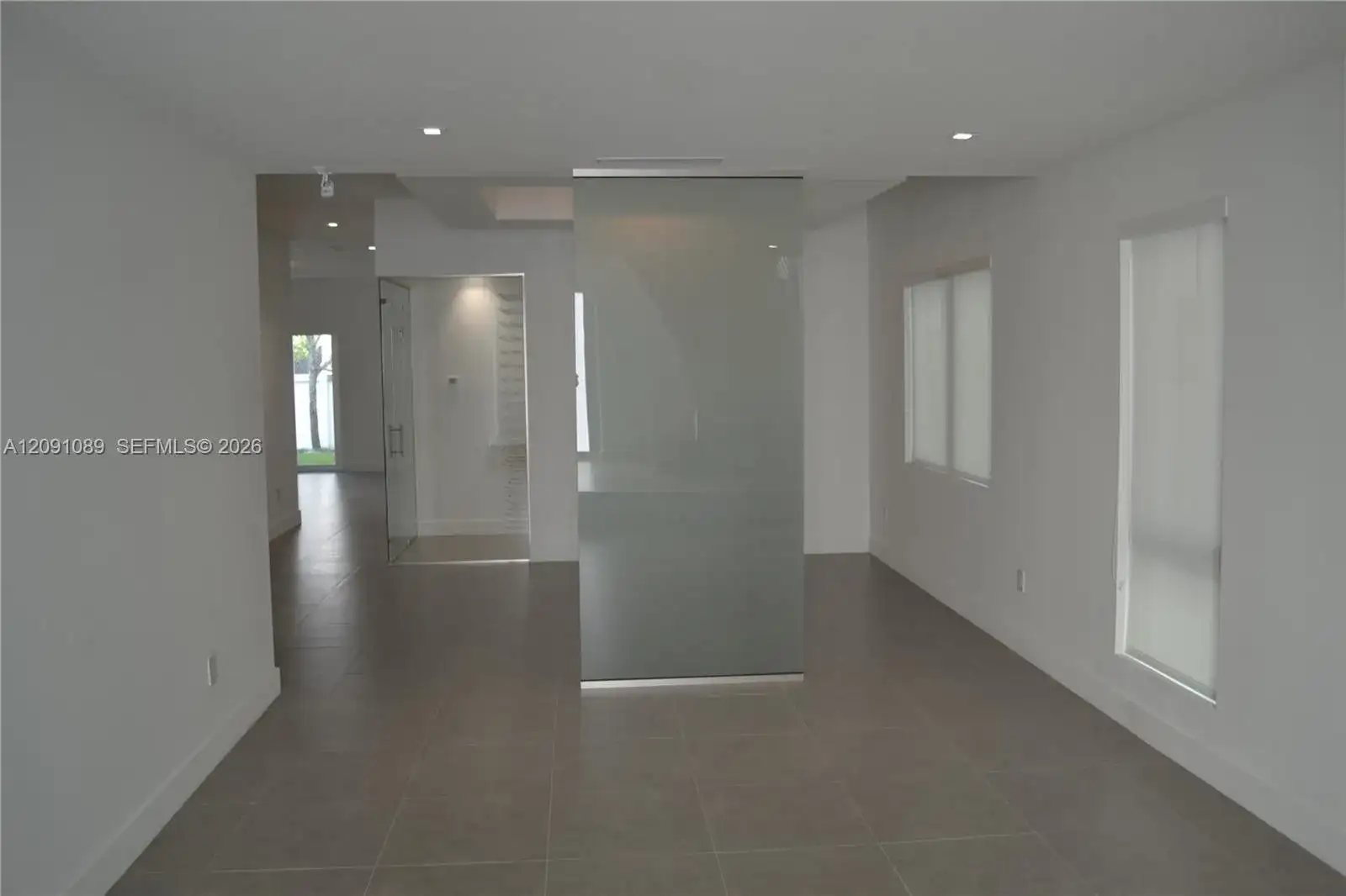 8241 NW 34th Dr, Doral FL 33122 photo 4