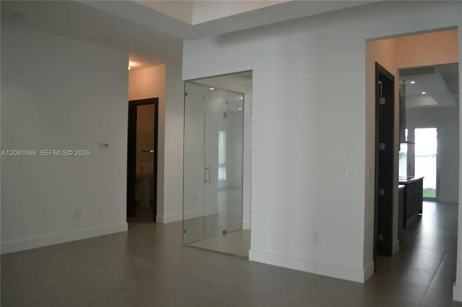 8241 NW 34th Dr, Doral FL 33122 photo 5
