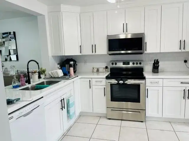 8818 SW 113th Place Cir E, Miami FL 33176 photo 3