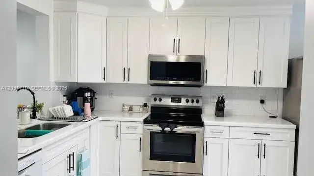 8818 SW 113th Place Cir E, Miami FL 33176 photo 4