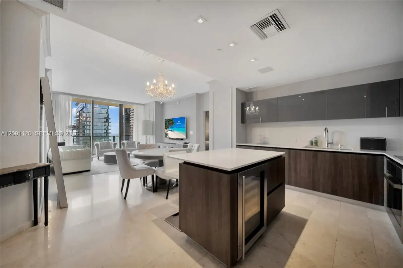 88 SW 7th St # 3205, Miami FL 33130 photo 2