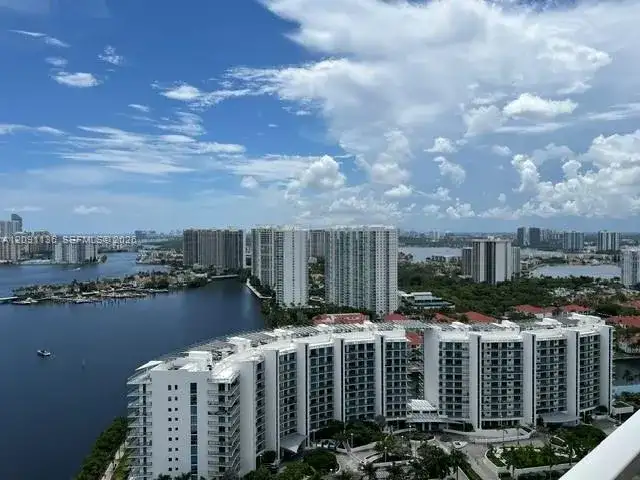 3330 NE 190th St, Aventura FL 33180 photo 3